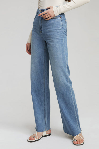 Relaxed Wide Leg Jeans