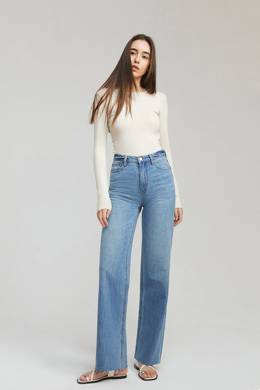 Relaxed Wide Leg Jeans